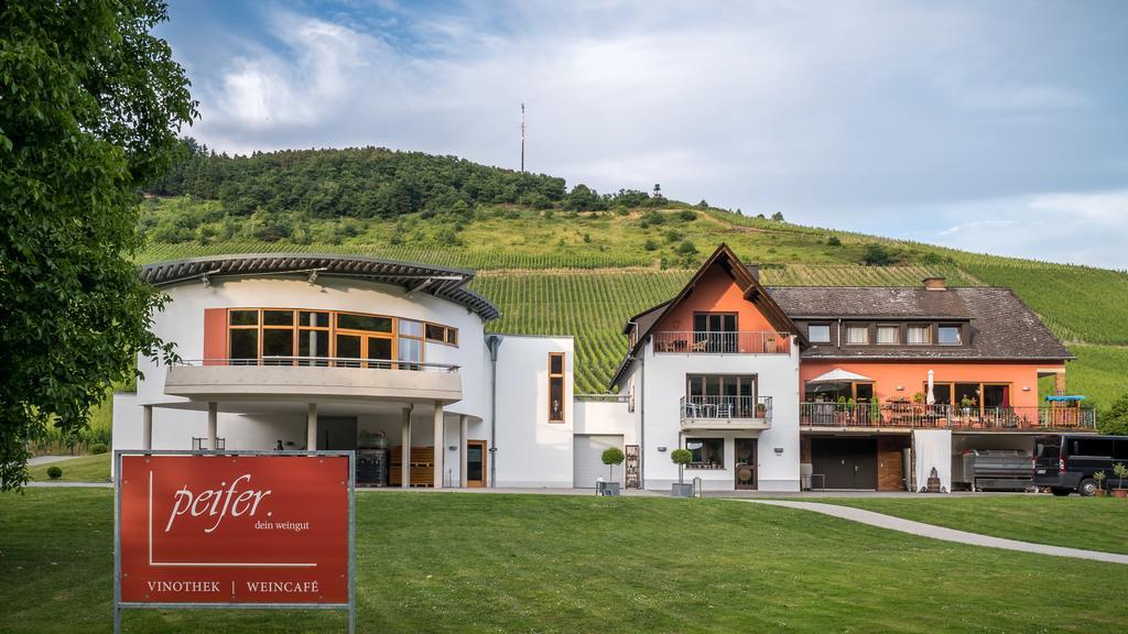 Weingut Peifer Apartment Трабен-Трарбах Екстериор снимка