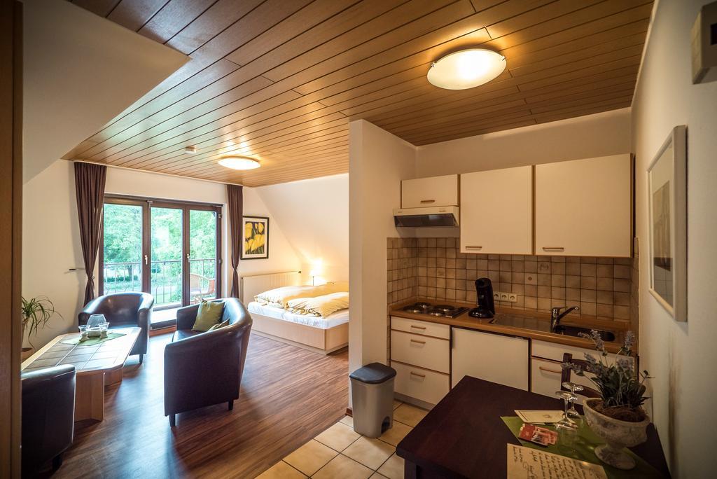 Weingut Peifer Apartment Трабен-Трарбах Стая снимка