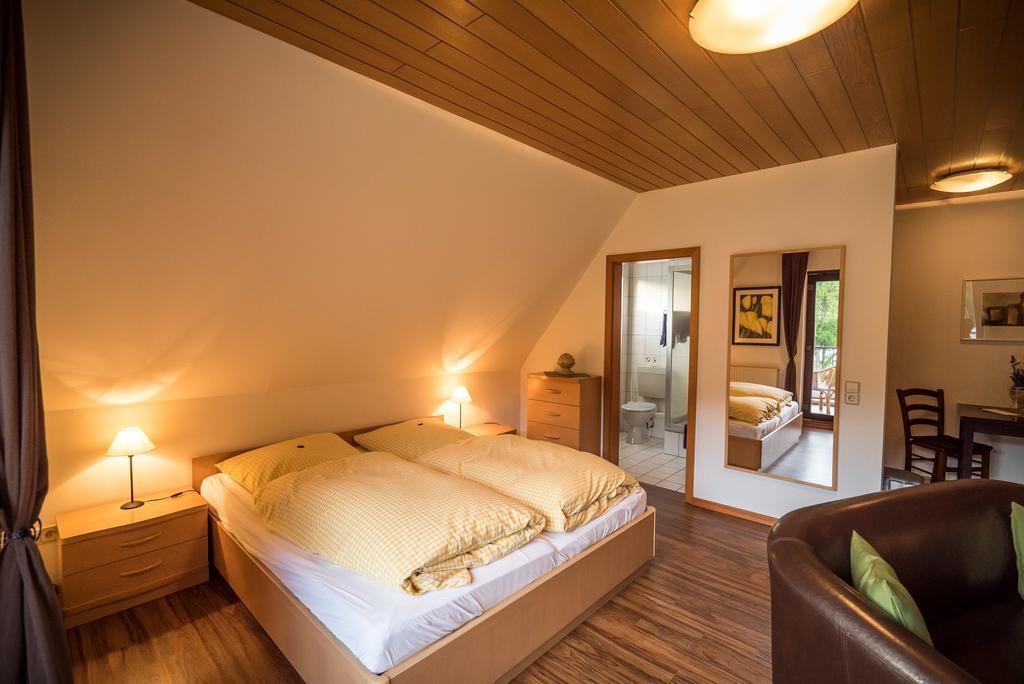 Weingut Peifer Apartment Трабен-Трарбах Стая снимка